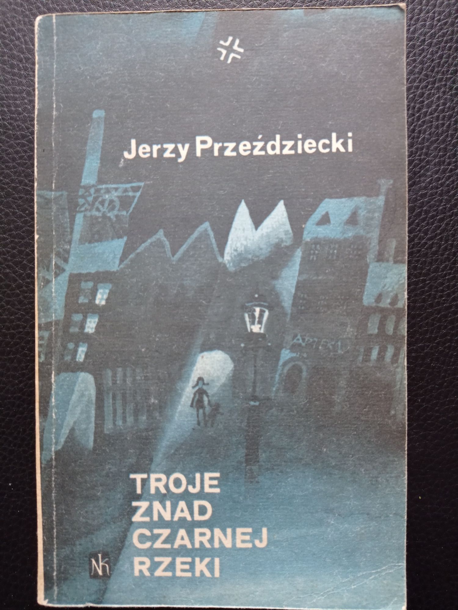 Troje znad czarnej rzeki - Jerzy Przeździecki