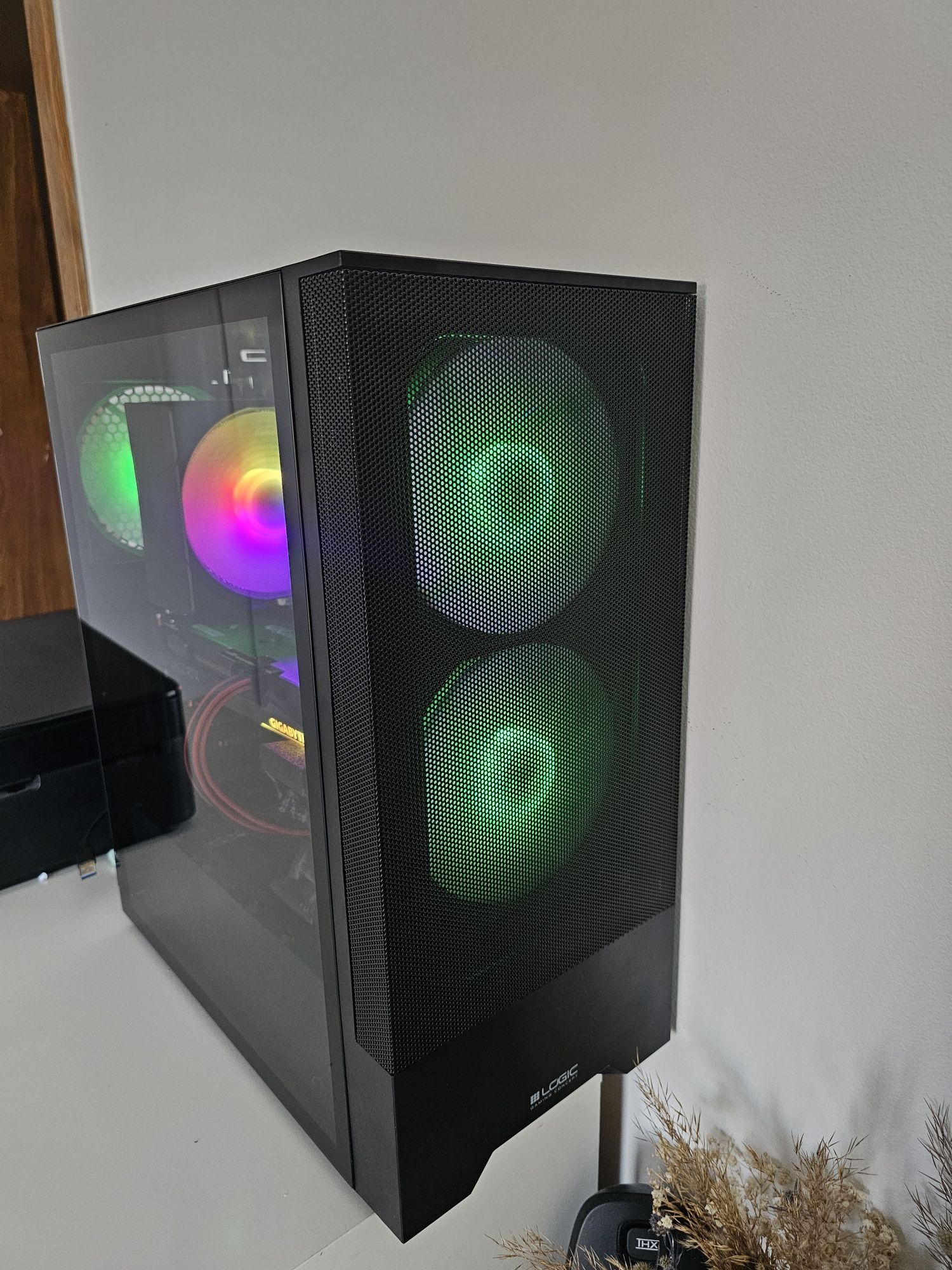 Komputer gamingowy Rtx 4060,32gb ram, Ryzen 5 5600 1tb ssd m.2