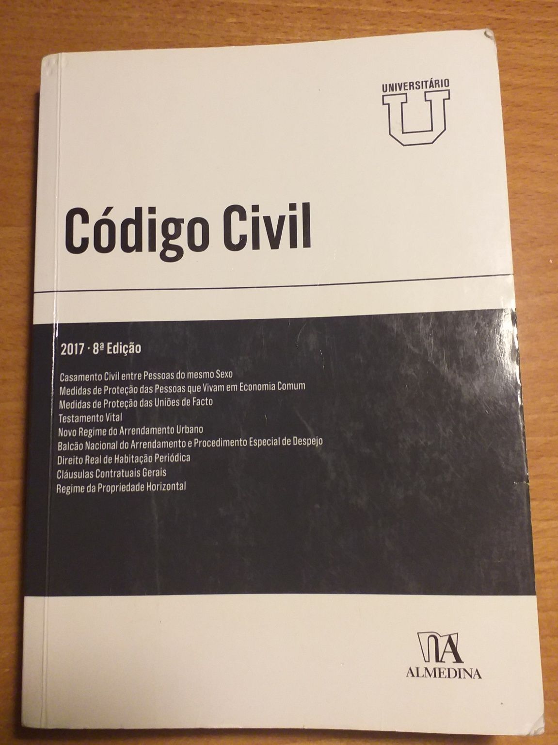 Código Civil                                         .