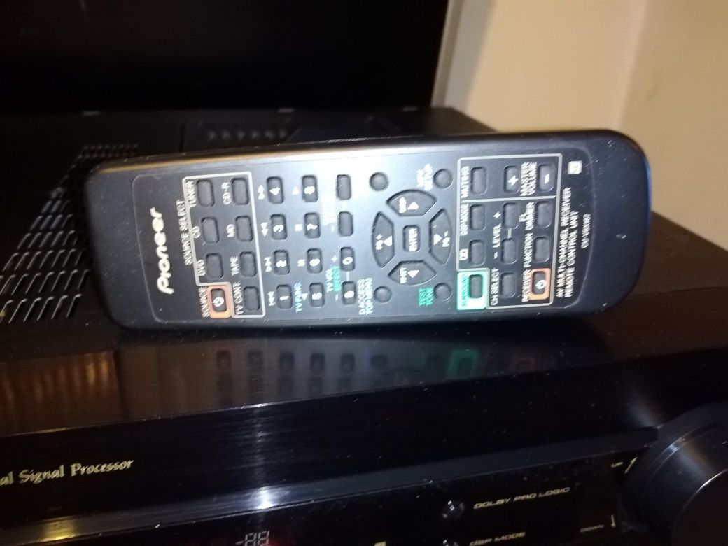 Amplificador Pioneer com rádio e comando