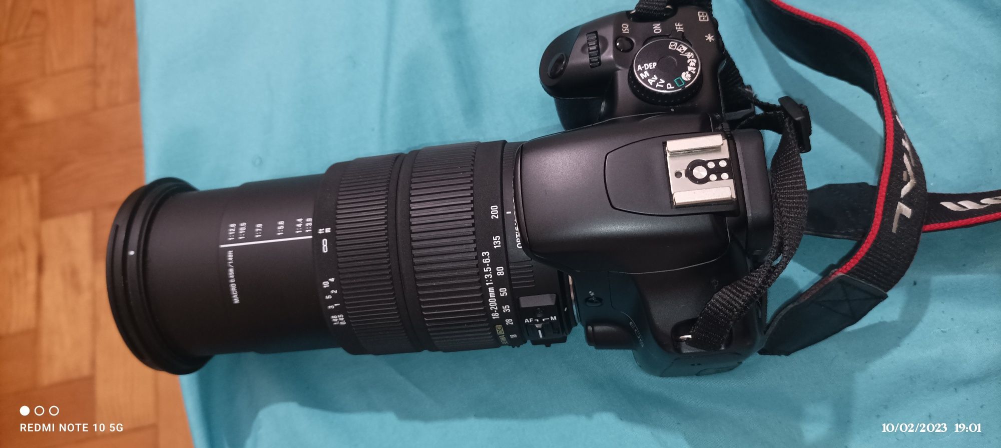 Câmera fotográfica Canon e lente