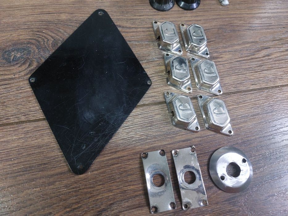 Комплектуючі для електрогітар Jolana