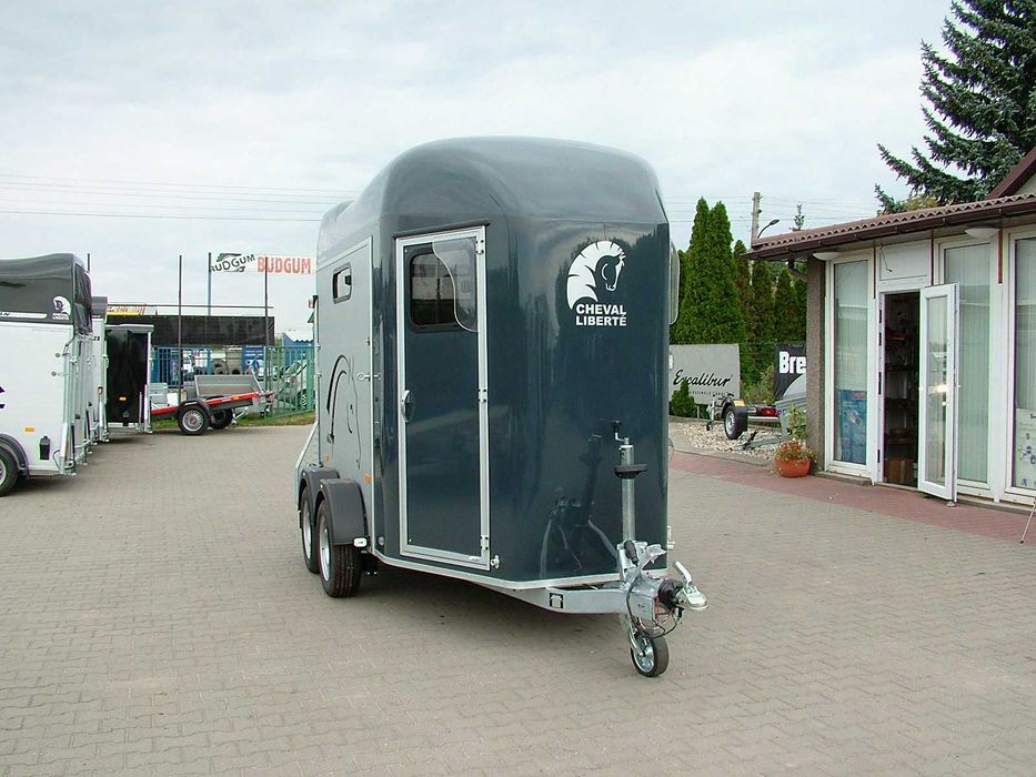 Przyczepa dla koni dwukonna ALUMINIOWA Cheval Liberte Debon