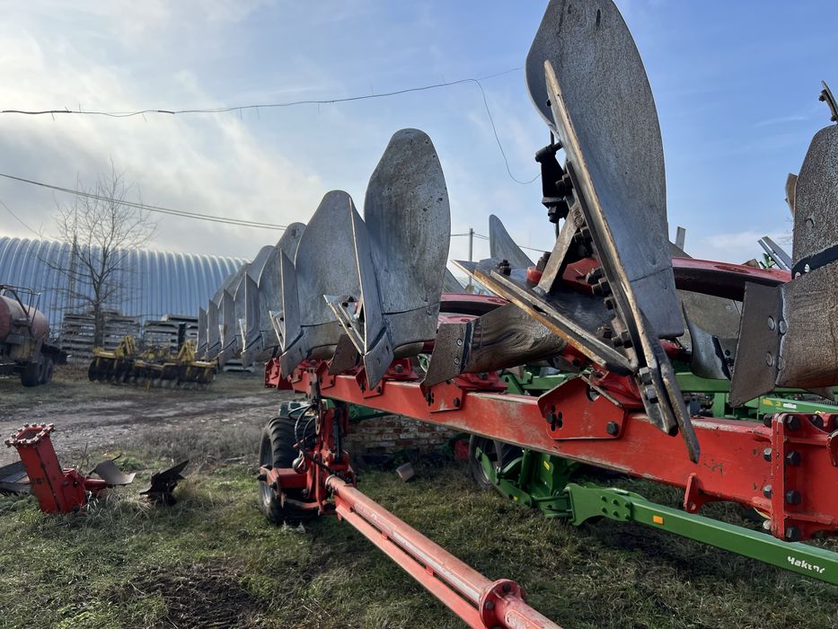 Продам плуг Gregoire Besson SPB9 2011