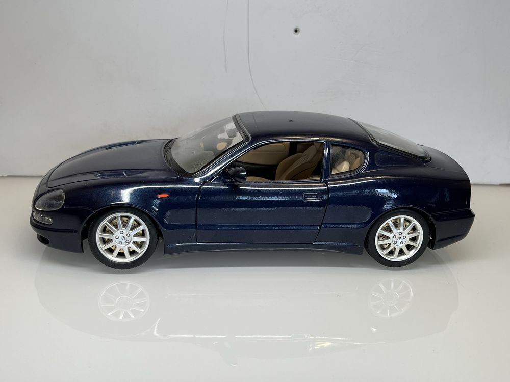Maserati 3200 GT 1:18 Burago