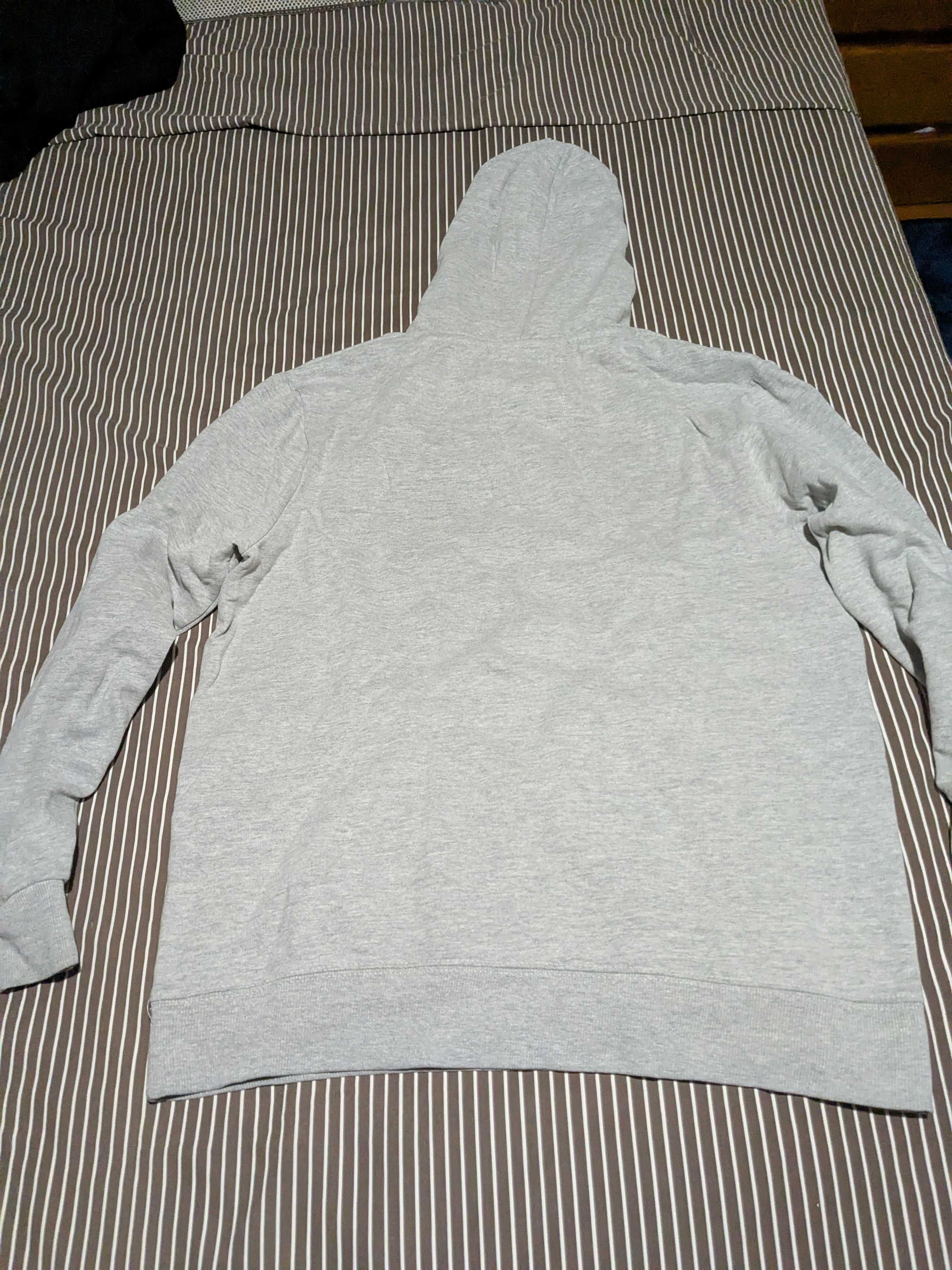 Sweatshirt cizenta pull&Bear Tamanho L