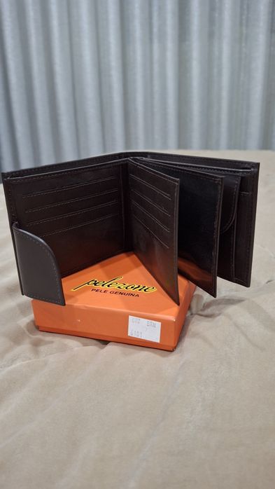 Carteira em pele de homem