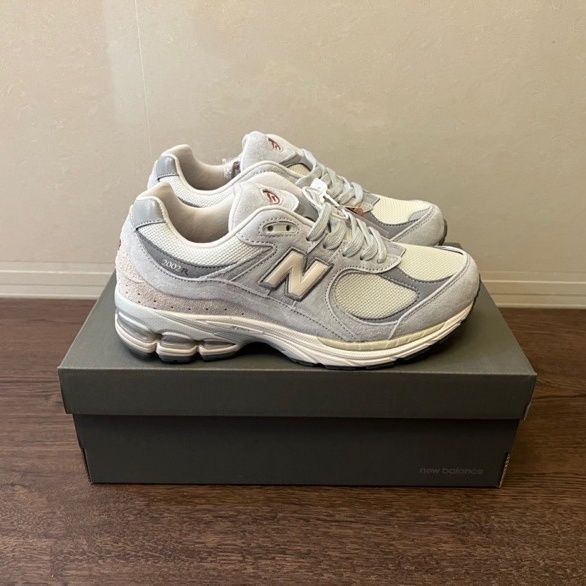 New Balance 2002R