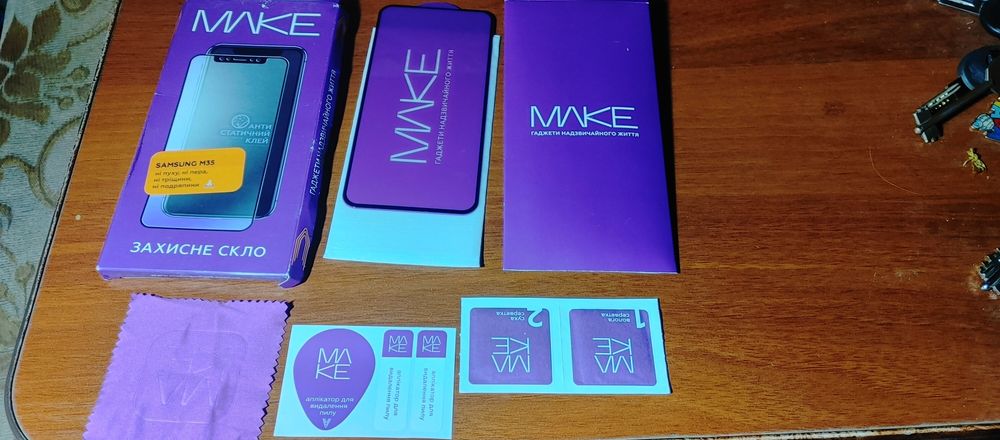 Захисне скло смартфона самсунг м35