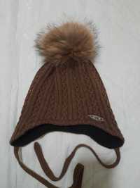 Зимняя вязанная шапка с натуральным помпоном