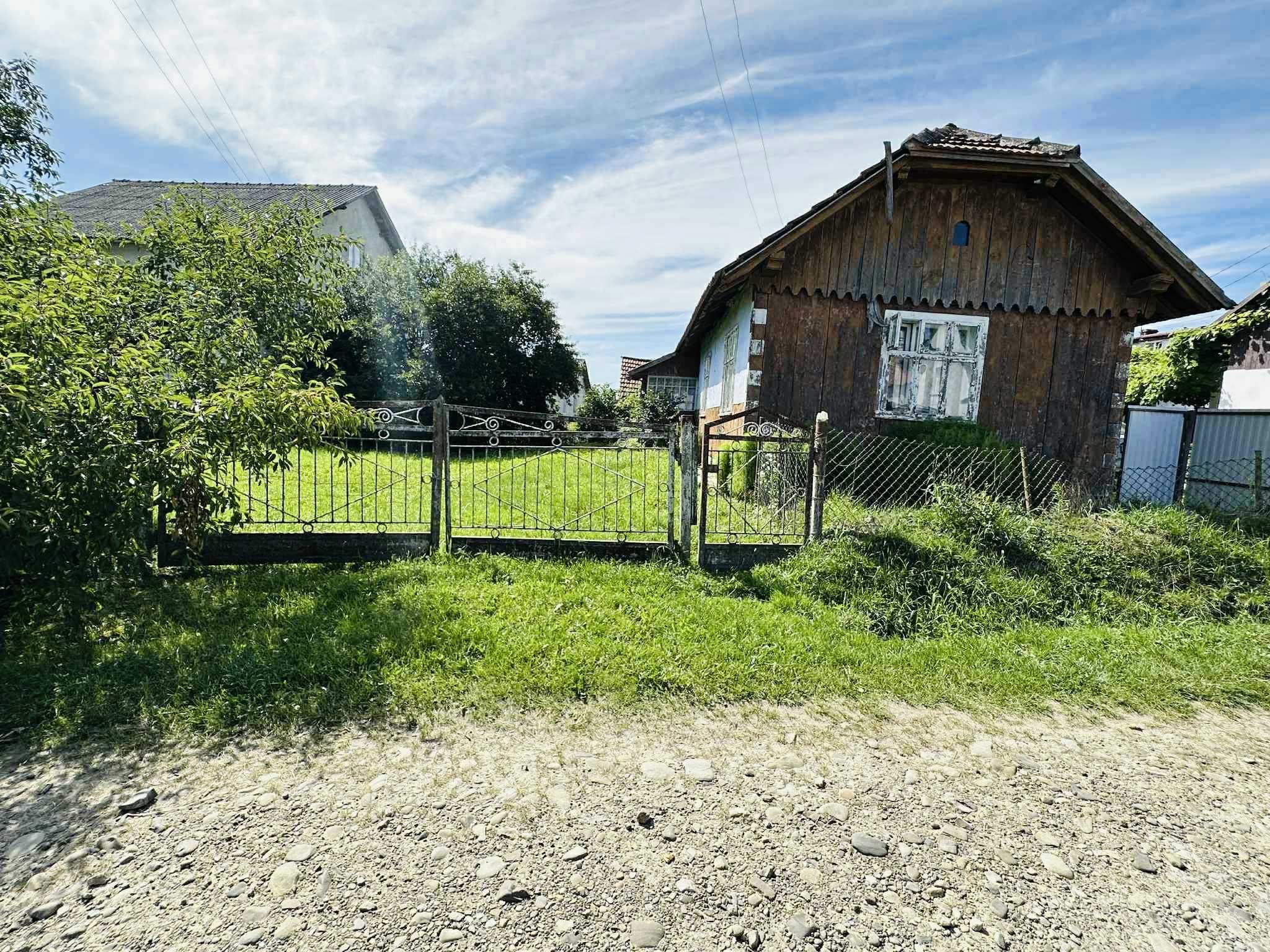 Продаж ділянка з хатою