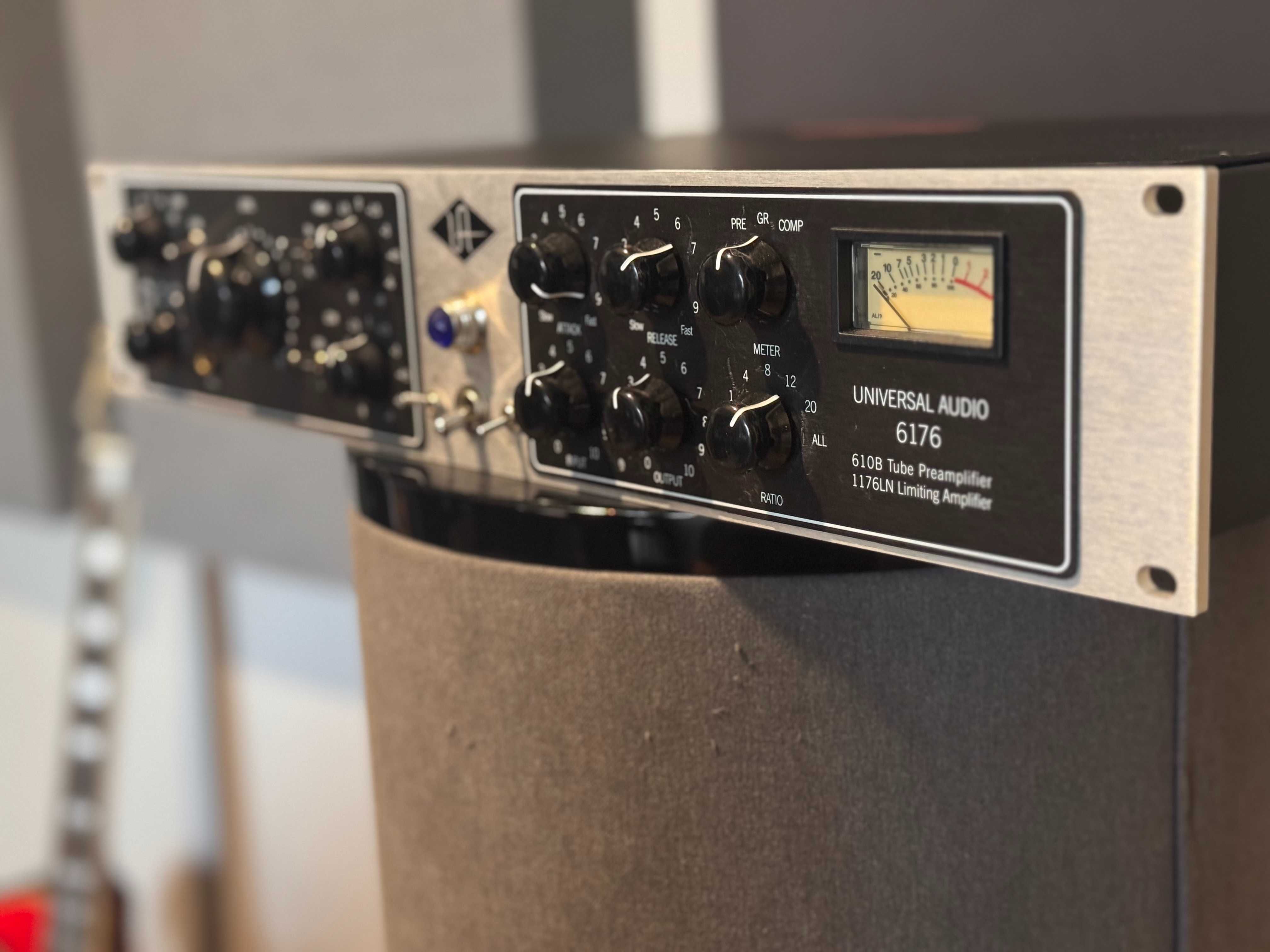 Universal Audio 6176: Lampowy Przedwzmaczniacz mikrofonowy i kompresor