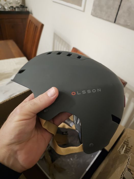 Capacete com luz sinalização