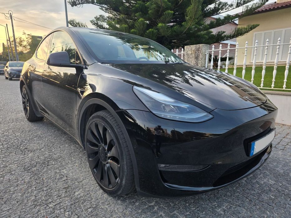 Tesla Model Y Long Range Dual Motor AWD
