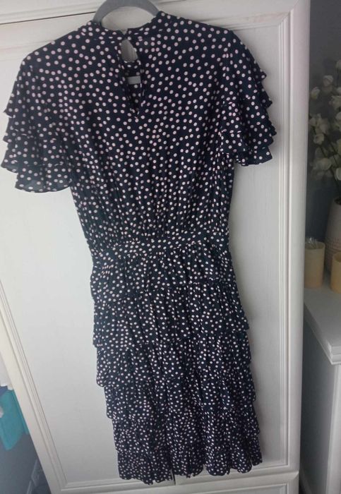 Piękna sukienka z falbankami Reserved rozmiar S