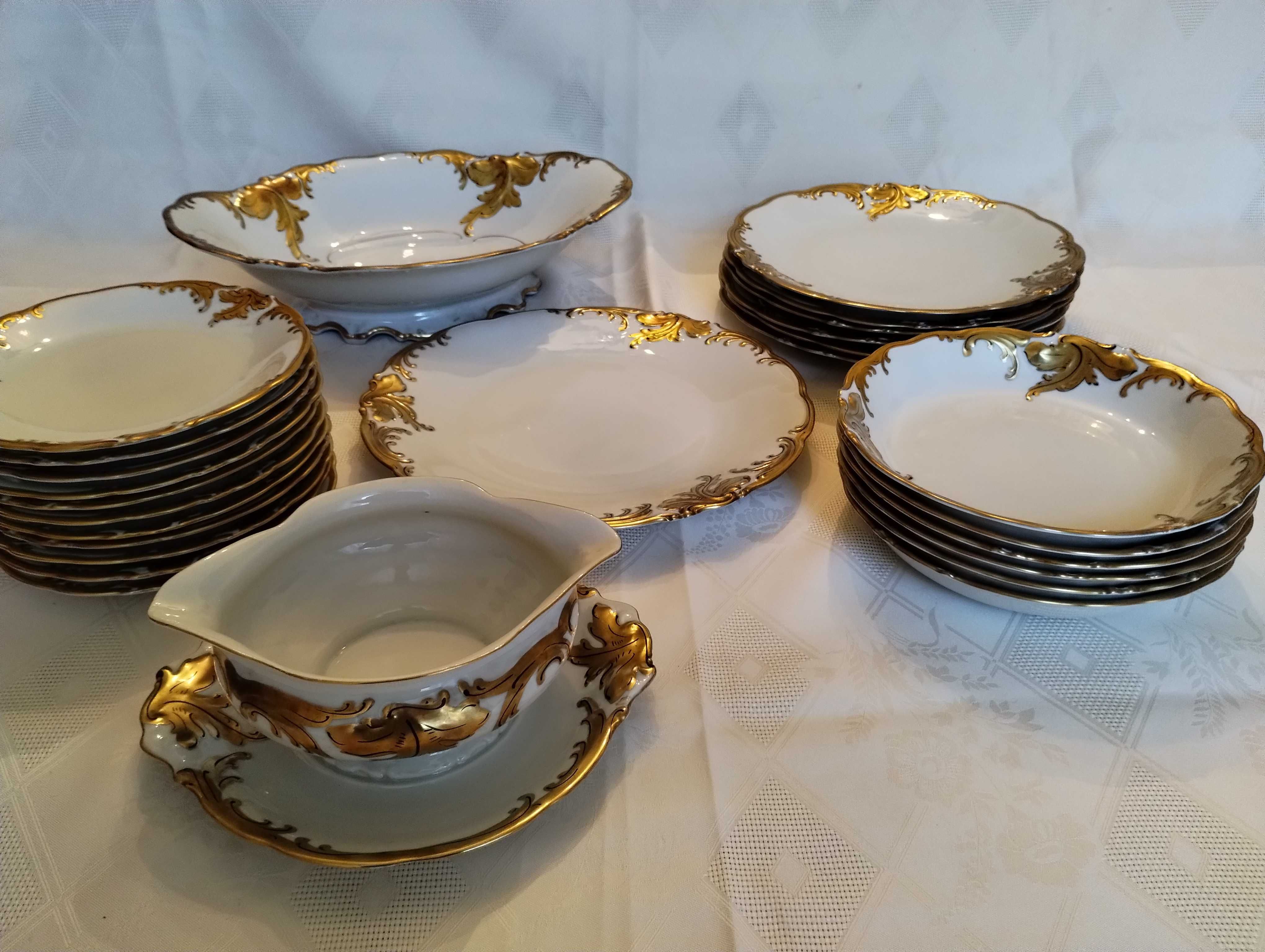 Piękny ręcznie złocony porcelanowy serwis obiadowy Wawel