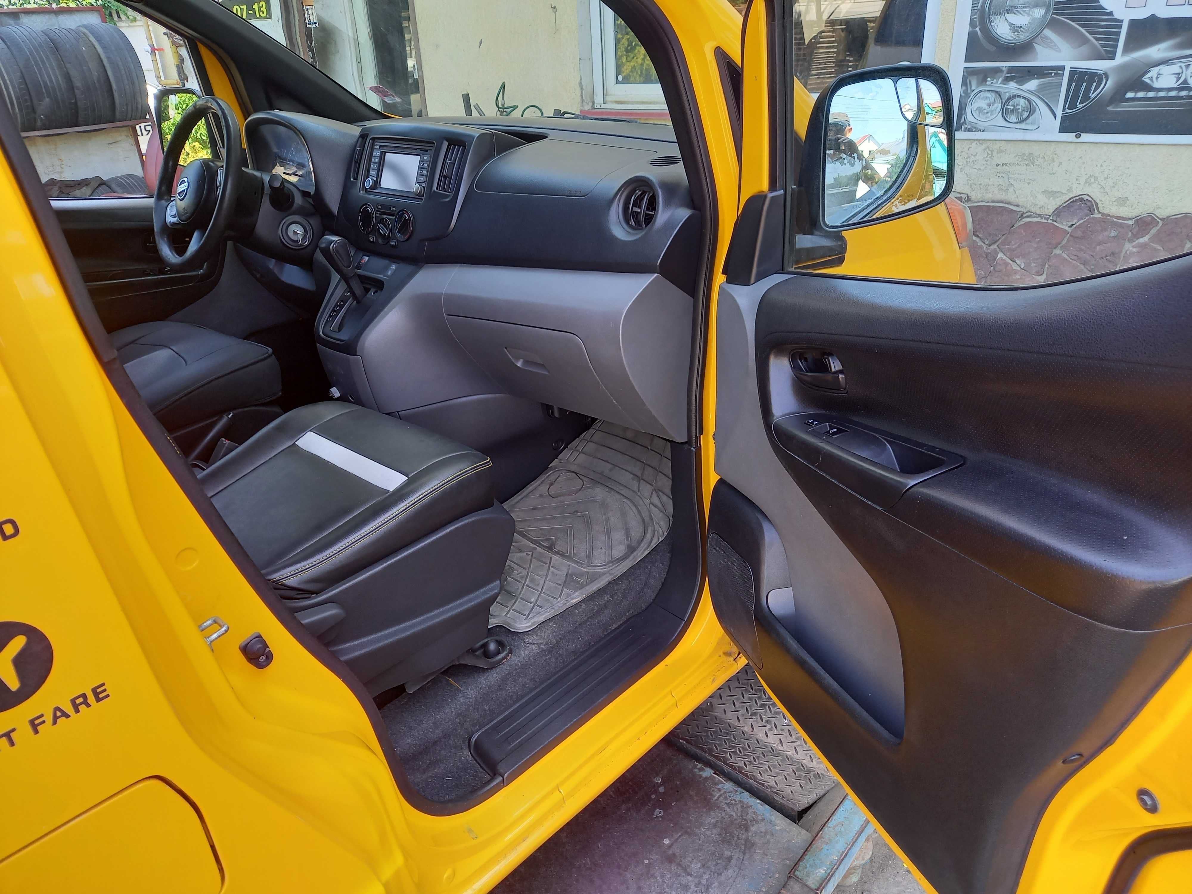 Микроавтобус пассажирский Nissan NV200 Taxi NY