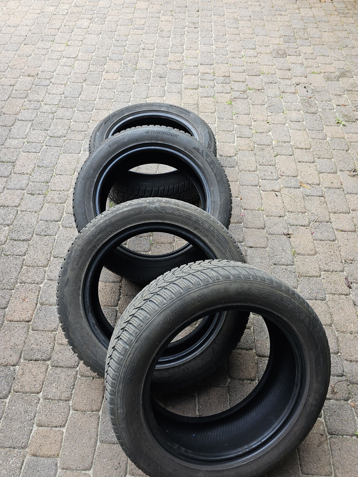 Hankook winter icept evo3