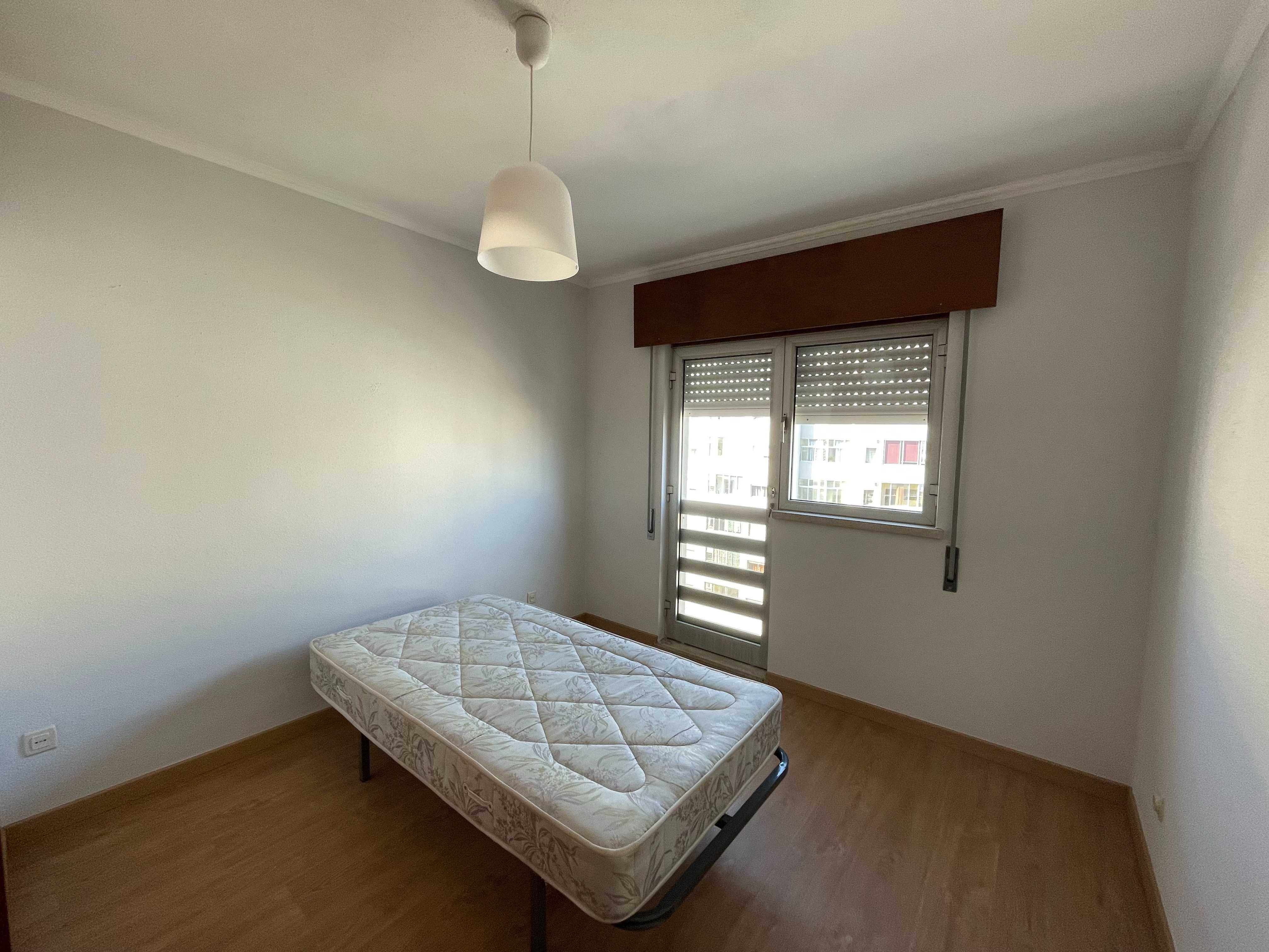 T1 Luminoso | Renovado | Junto à Piscina Municipal de Vila d’Este