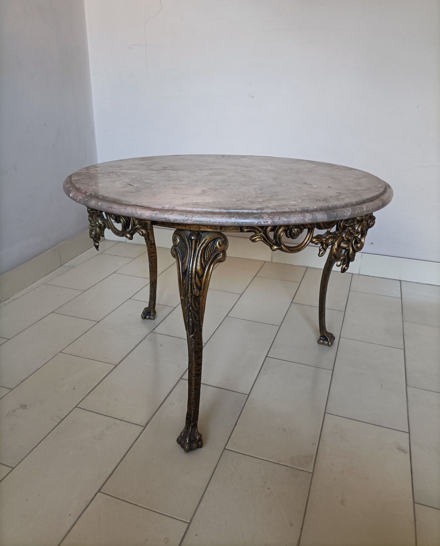 Mesa de centro mármore com suporte de ferro