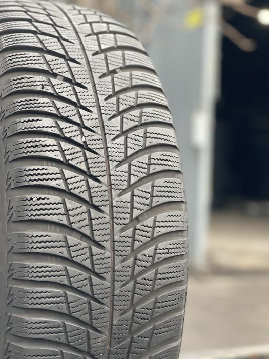 Шина Зимова 1шт 205/60 R16 Bridgestone Lm001