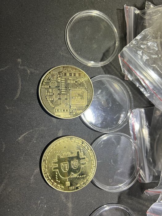 Сувенір Bitcoin в наявності 17 шт