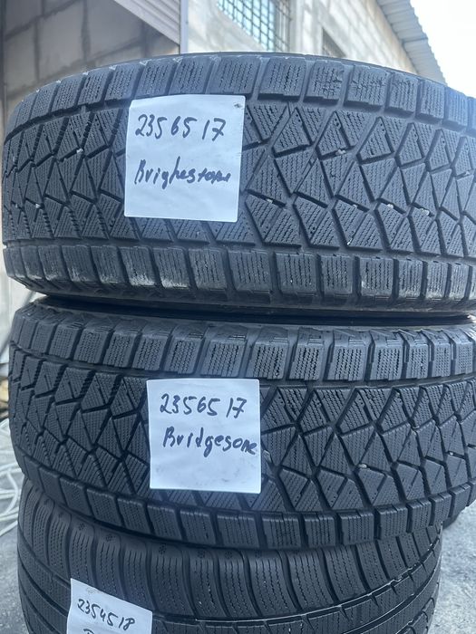 235/65/17 шины зима отличные Brigestone 2023