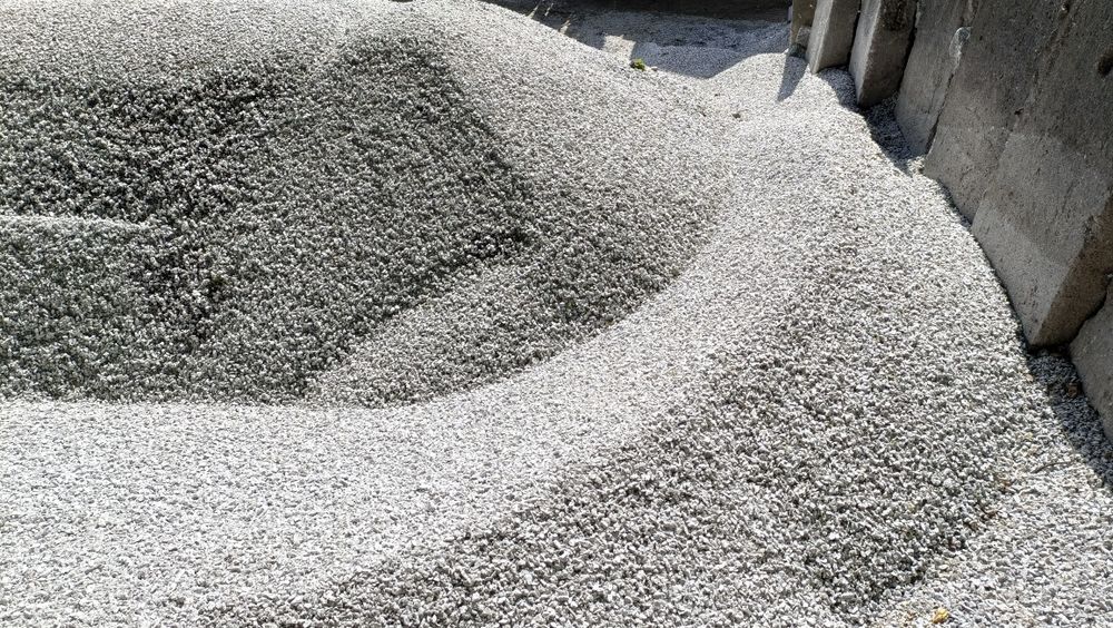 Piasek do posadzek, kostka granitowa, grys, ziemią ogrodowa