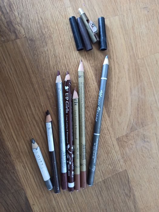 Konturówka do ust i oczu kredka do brwi 7 sztuk