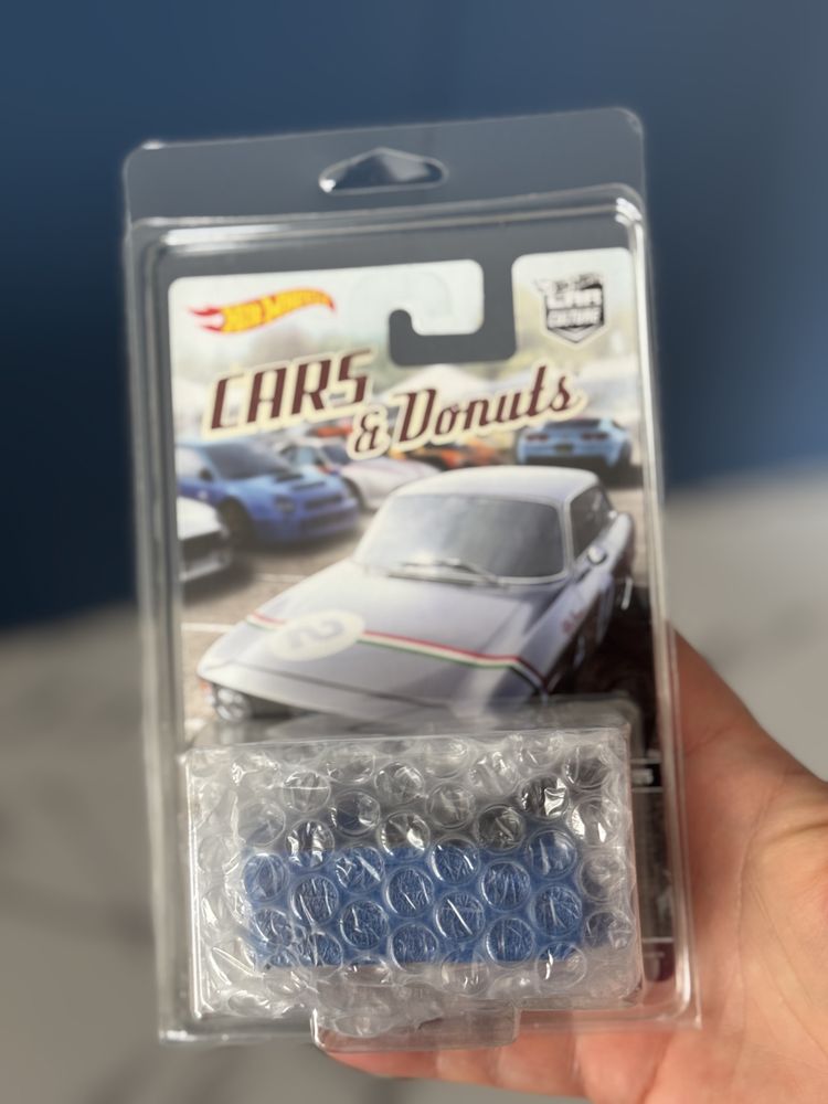 Hot Wheels Premium Cars & Donuts Alfa Romeo GIULIA Sprint GTA Quadrifo