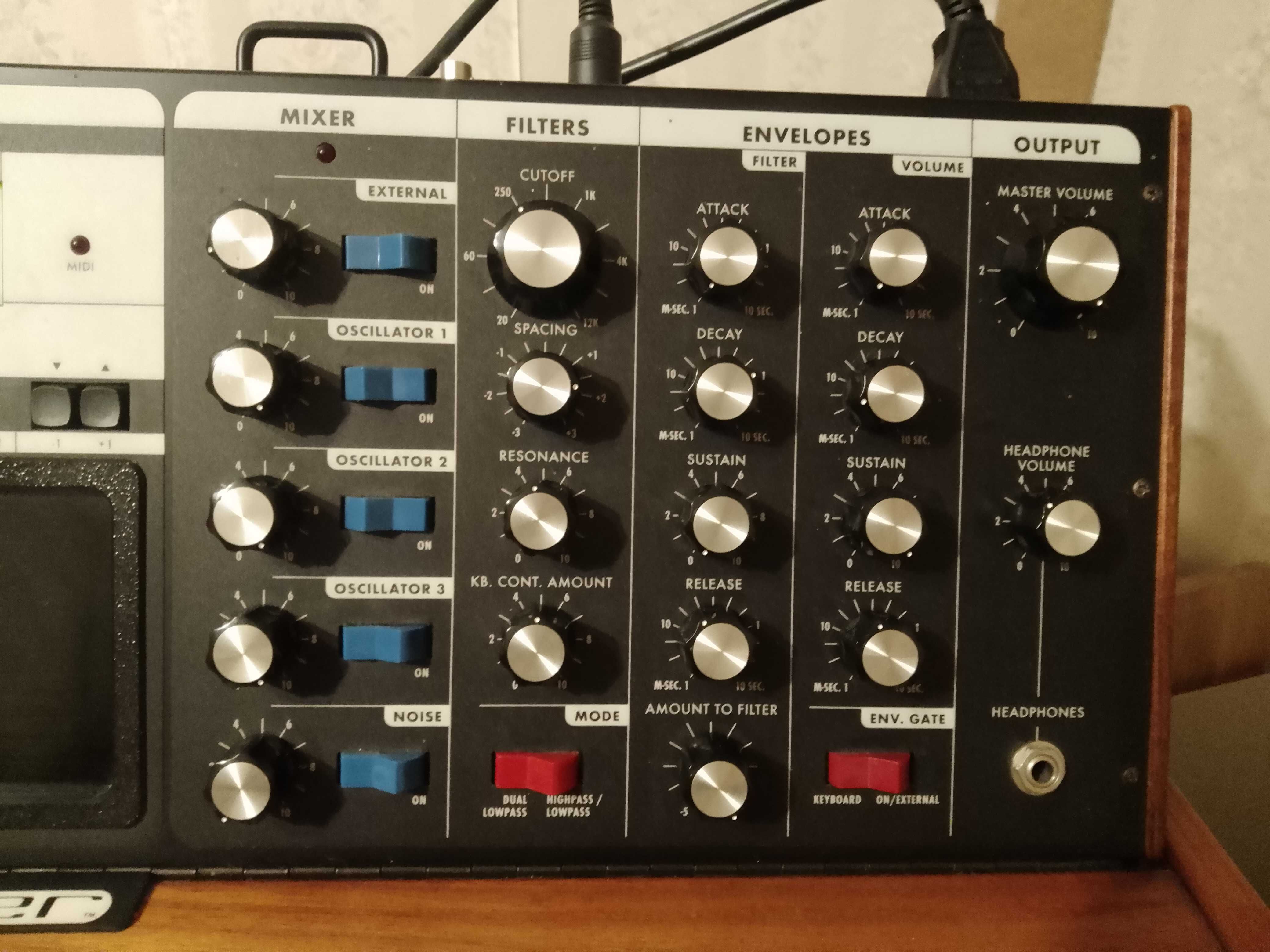 Moog Minimoog Voyager syntezator analogowy