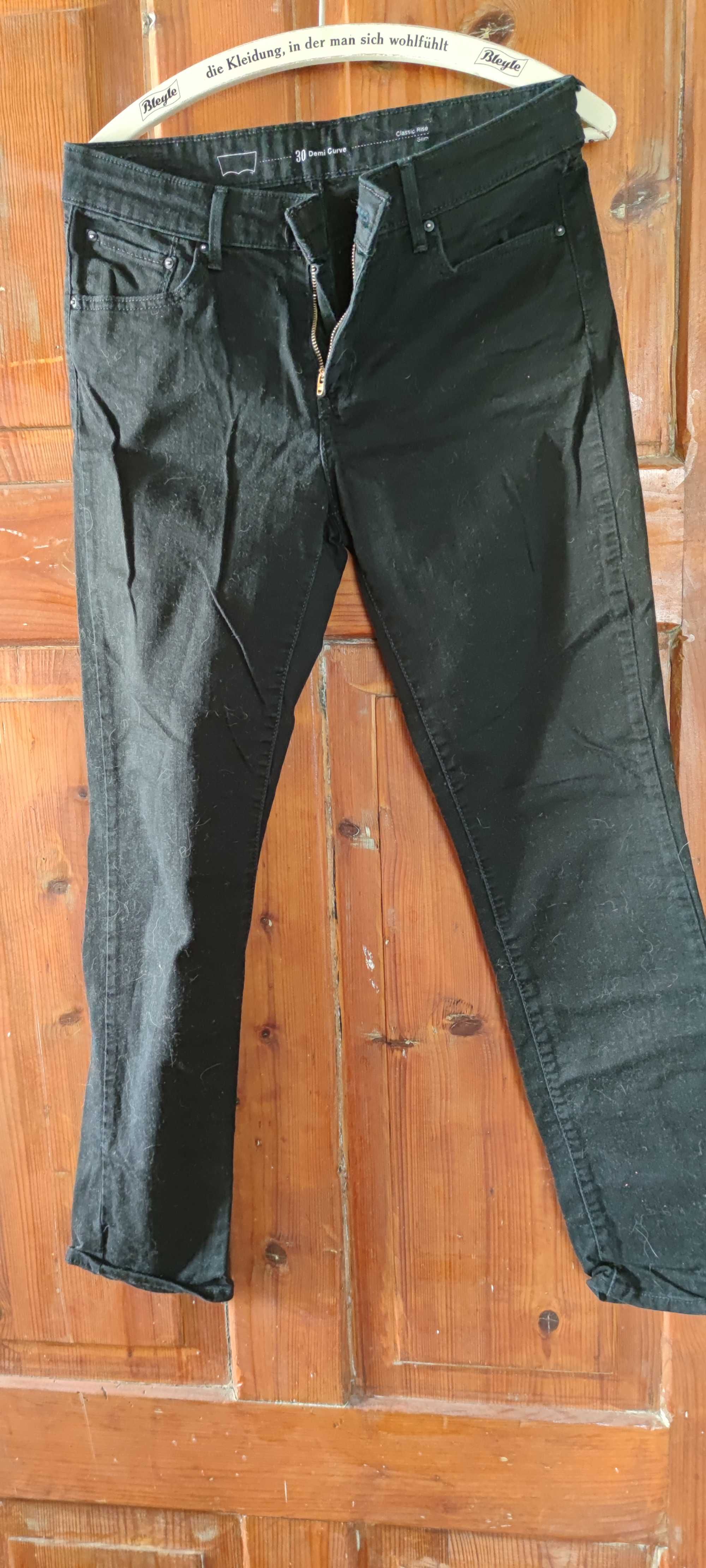 Jeansy czarne Levis Demi Curve, W 30 L 32,  stan wysoki.
