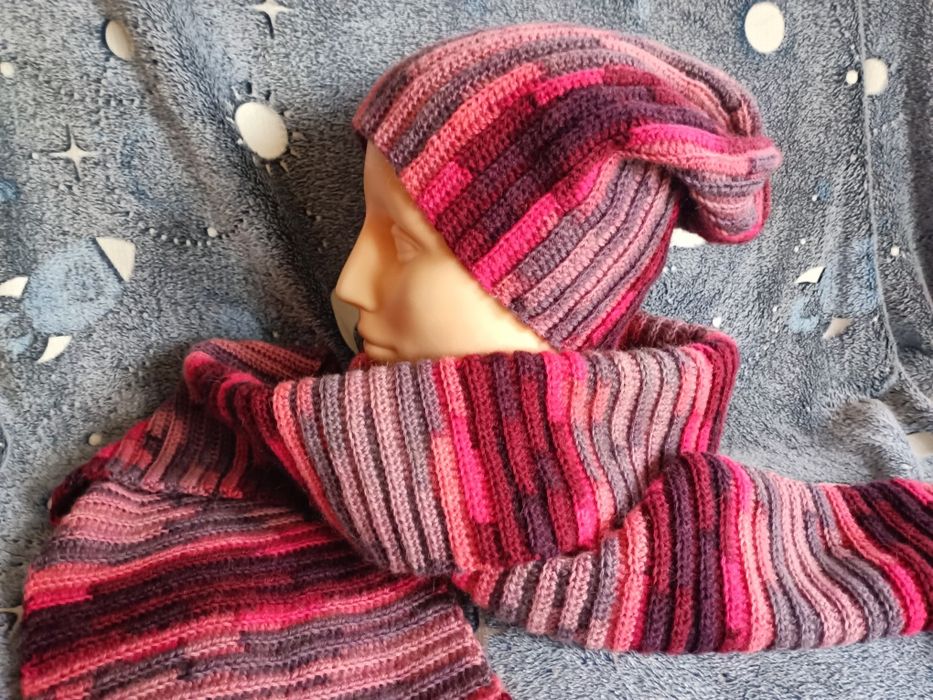 Prezent. Zestaw Czapka + szal ręcznie robiony.
