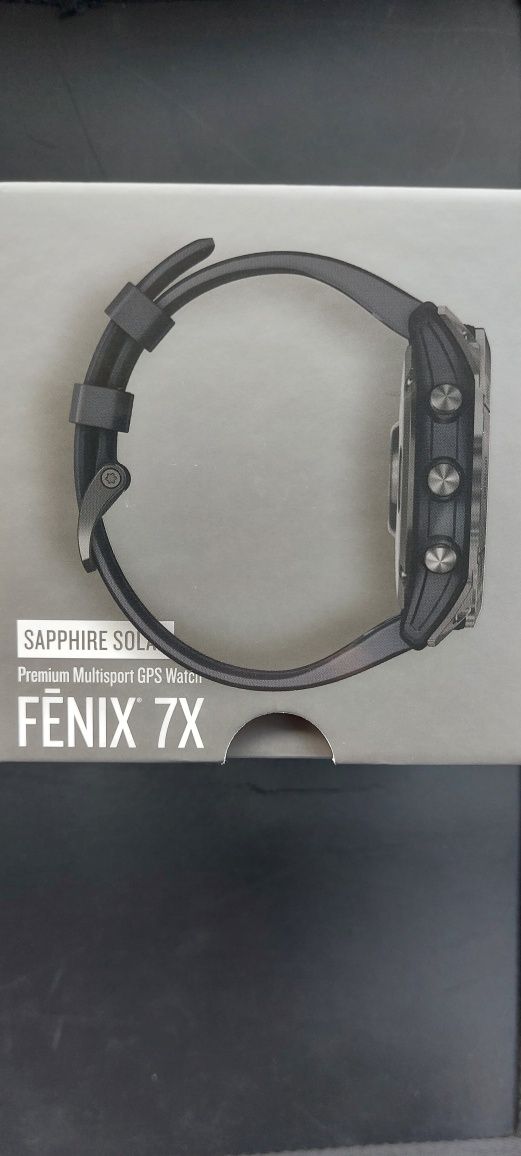 Garmin Fenix 7X Sapphire Solar 2023 року