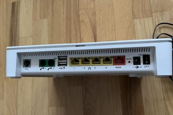 Роутер Telia Inteno DG301 и DG200