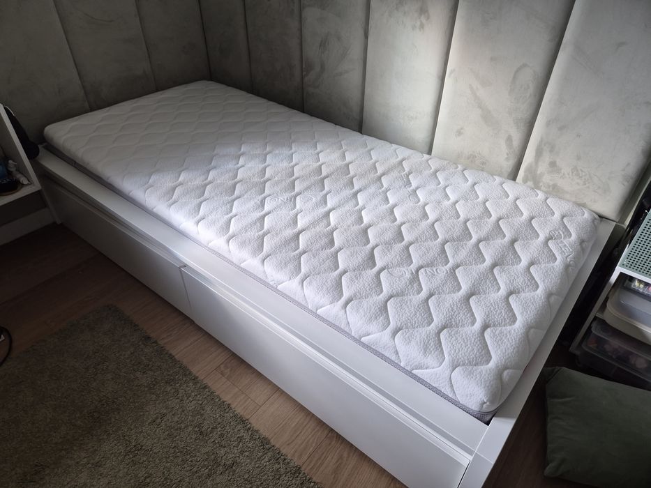 Łóżko 90x200 Ikea Malm białe zagłówek rama stelaż dno zagłówek