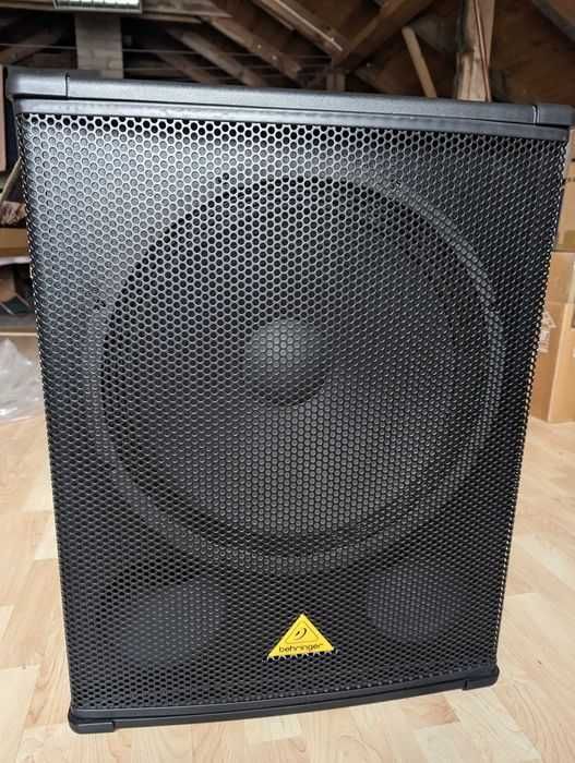 2x Behringer B1800x PRO