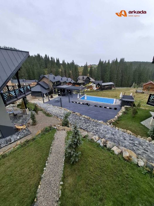 Продаж елітного котеджного комплексу у Карпатах!