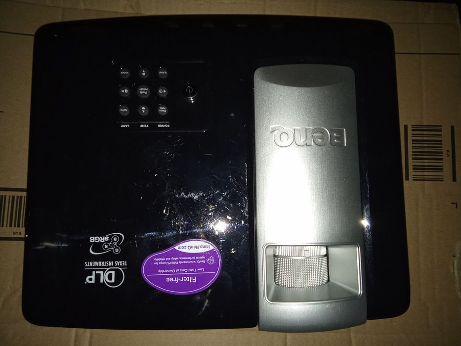 Projektor BenQ MP525-v