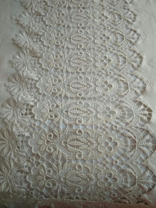 Colcha rendada em Linho