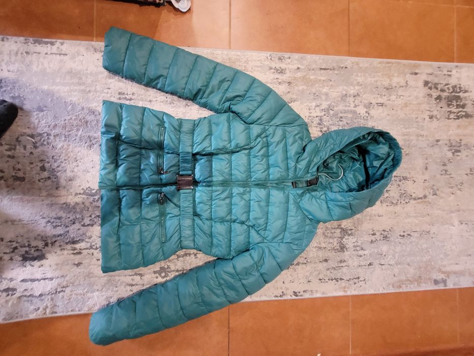 Куртка жіноча демісезон,розмір S,чудовий стан