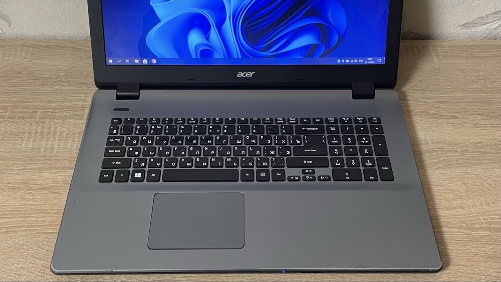 Ноутбук Acer Aspire E5-731 / 17,3" / 8 GB RAM / SSD / 3 год. акб