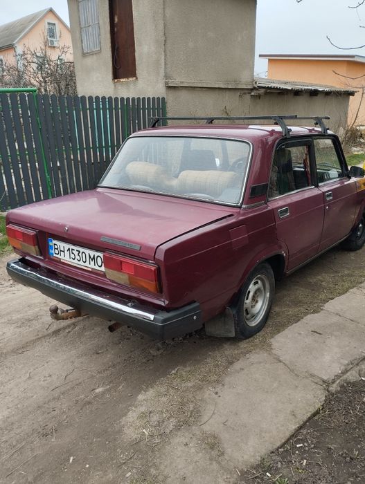Автомобиль ВАЗ 2107