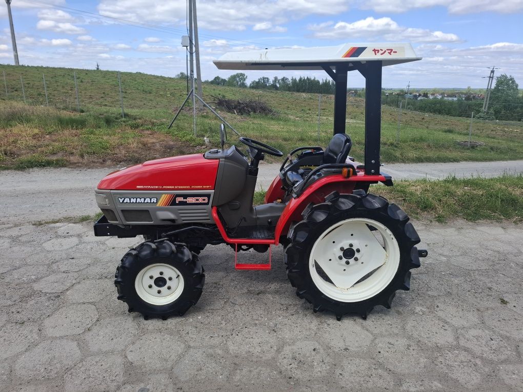 Traktorek japoński 4x4 Yanmar F 200 śliczny wspomaganie 20 km