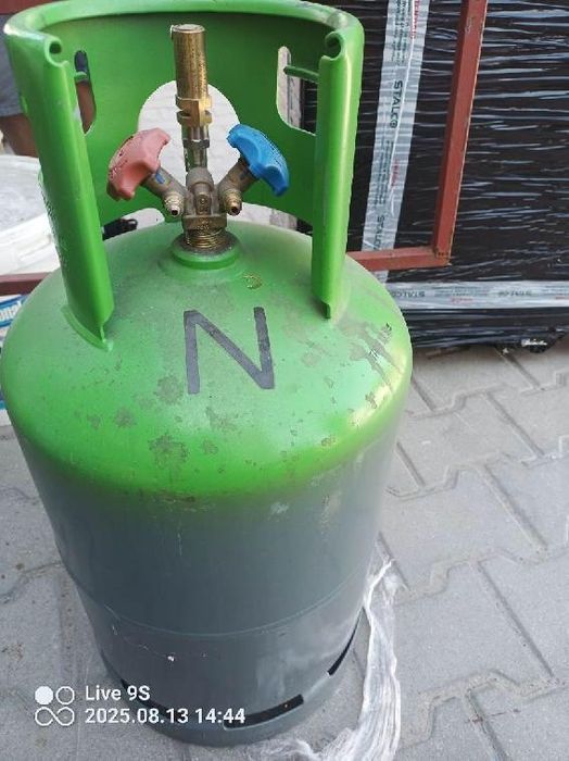 Butla dwuzaworowa do odzyskiwania czynników