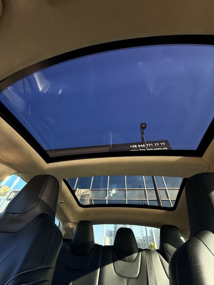 Tesla Model S 2015