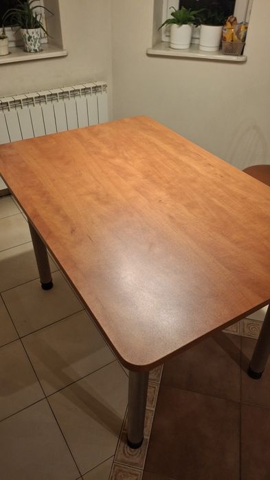 Stół kuchenny 5 krzeseł