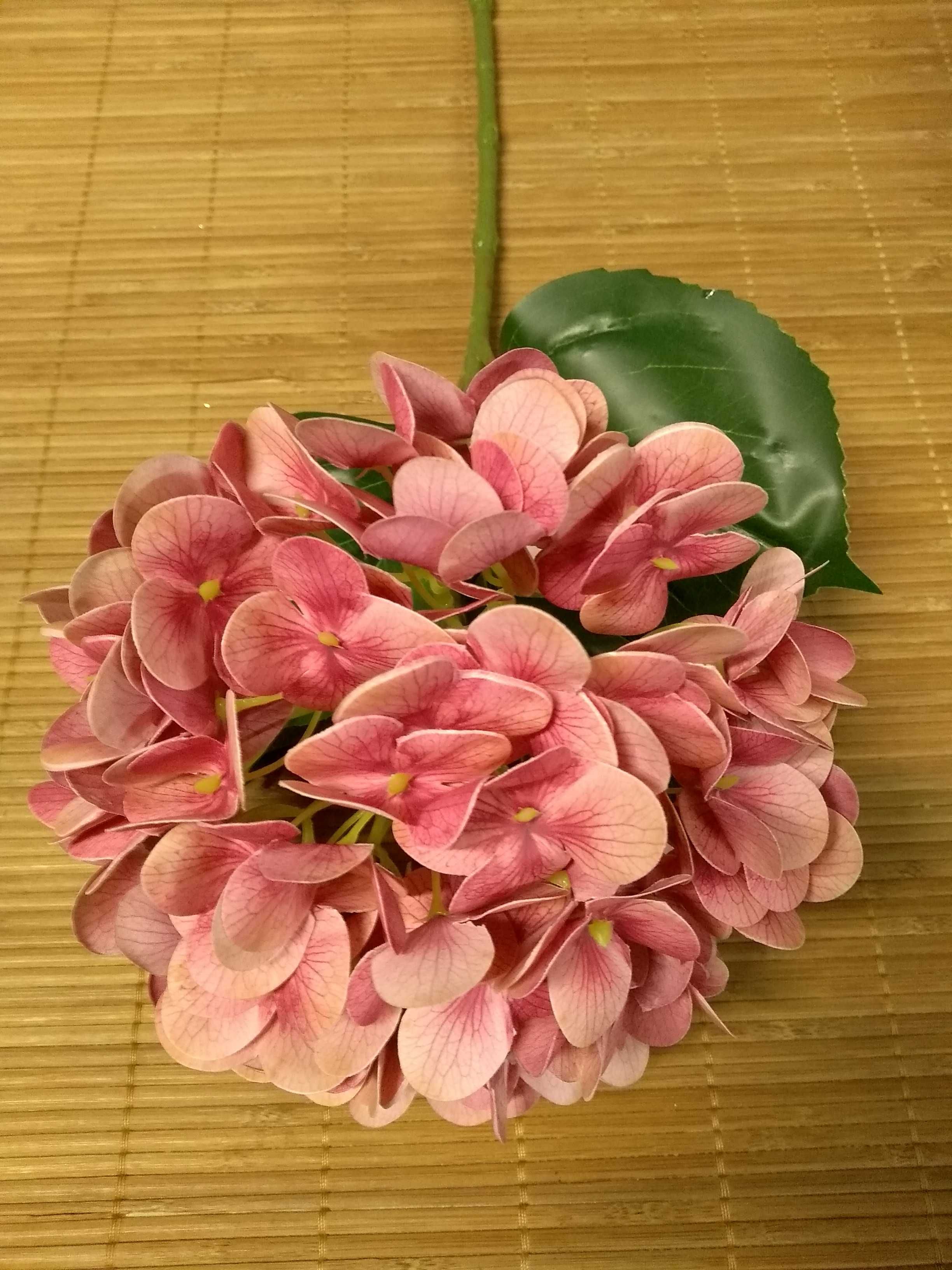 Hortensja gumowa, sztuczne kwiaty