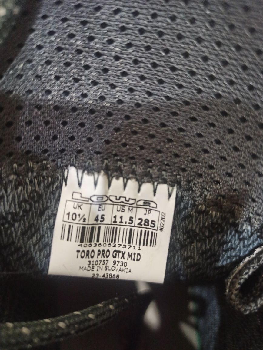Тренінгові кросівки  Lowa Toro Pro GORE-TEX Mid Walking Boots