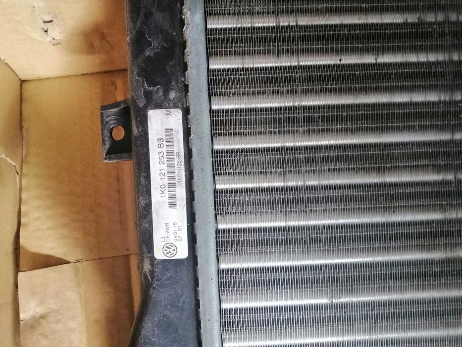 Радіатор фольцваген гольф універсал 5